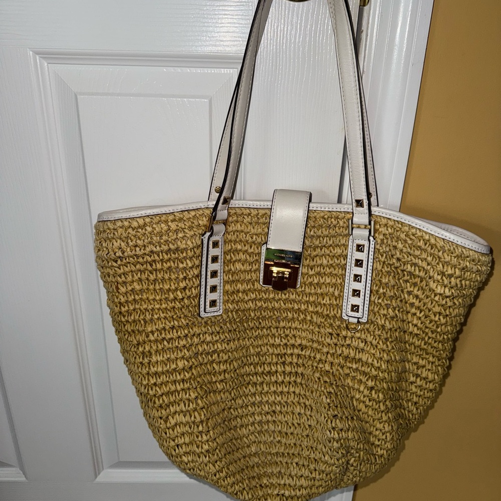Stylish Tan and White Women's Tote Bag with Gold Clasp